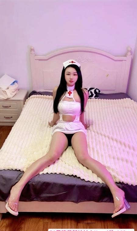 东站风骚大奶妹 2