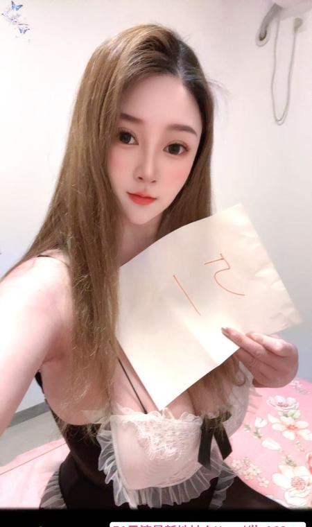 风情万种巨奶美女 2