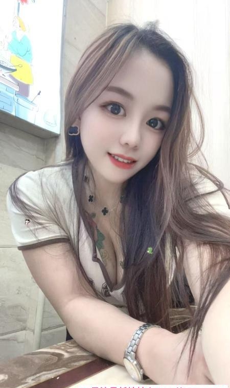 女友感舌吻御姐 3