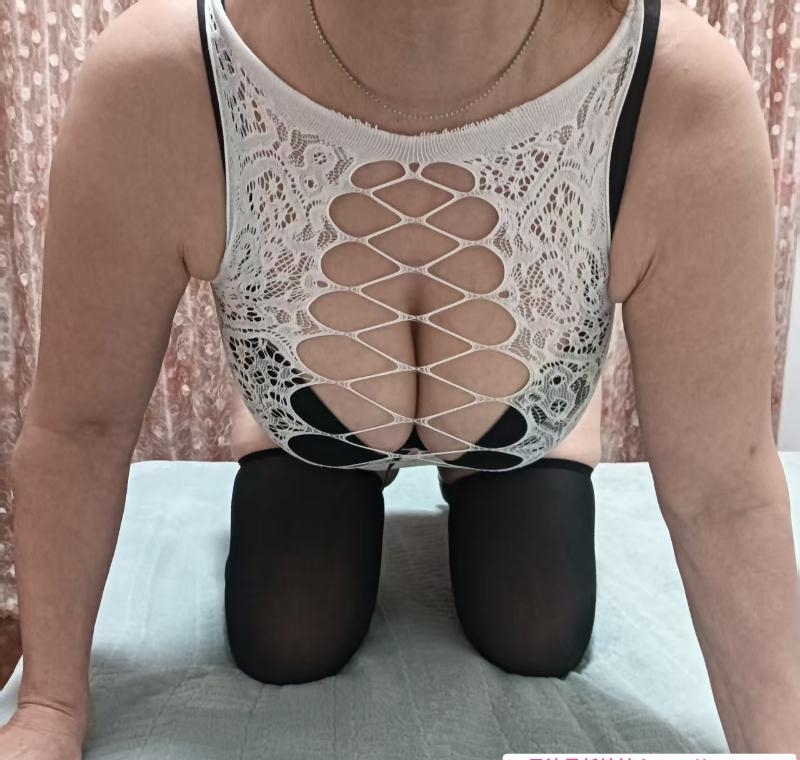 西湖大波丰满熟女 3