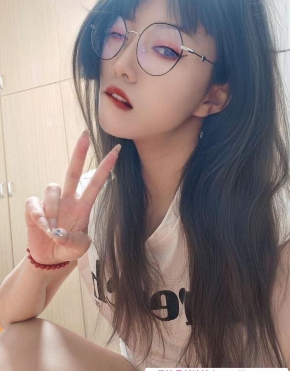 上城反差眼镜妹 3