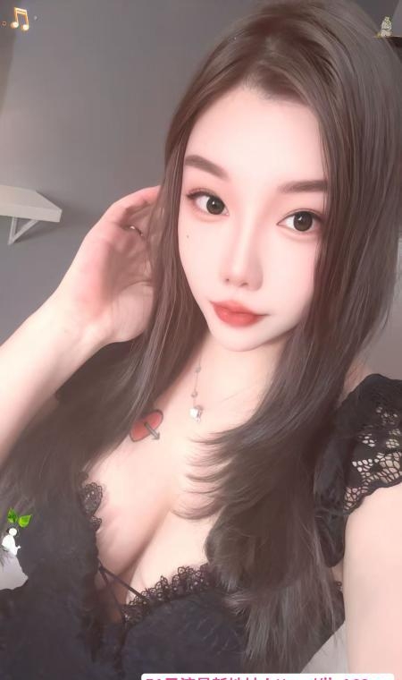 罗湖马达臀女友 3