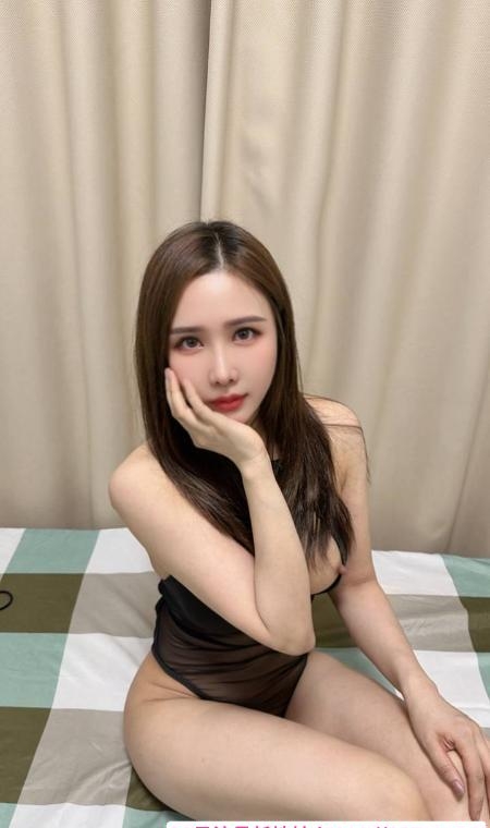 上城巨乳瑜伽师芊芊 4