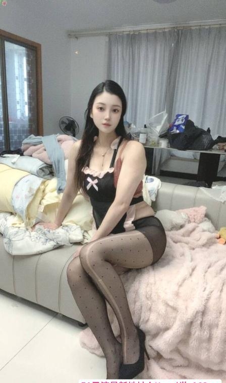 长腿御姐小骚骚 4