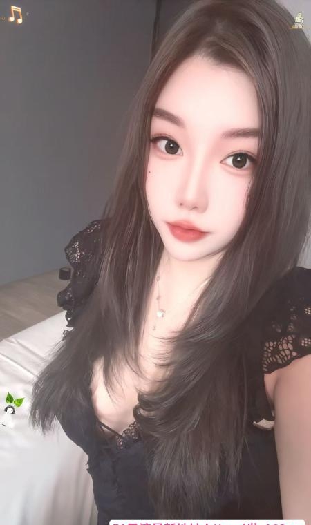 罗湖马达臀女友 4