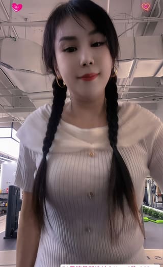 爱健身的大奶熟女