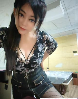 大胸服务类熟女