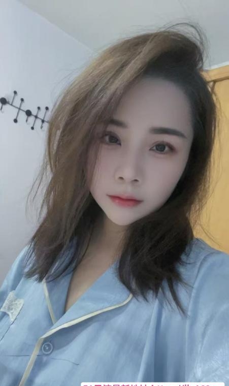 过年不打烊制服少妇 1
