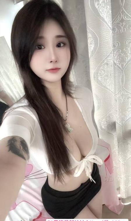 西青制服翘臀骚货 1