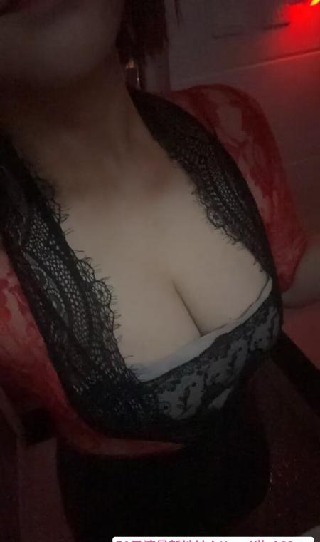 徐东大奶媚娘 1