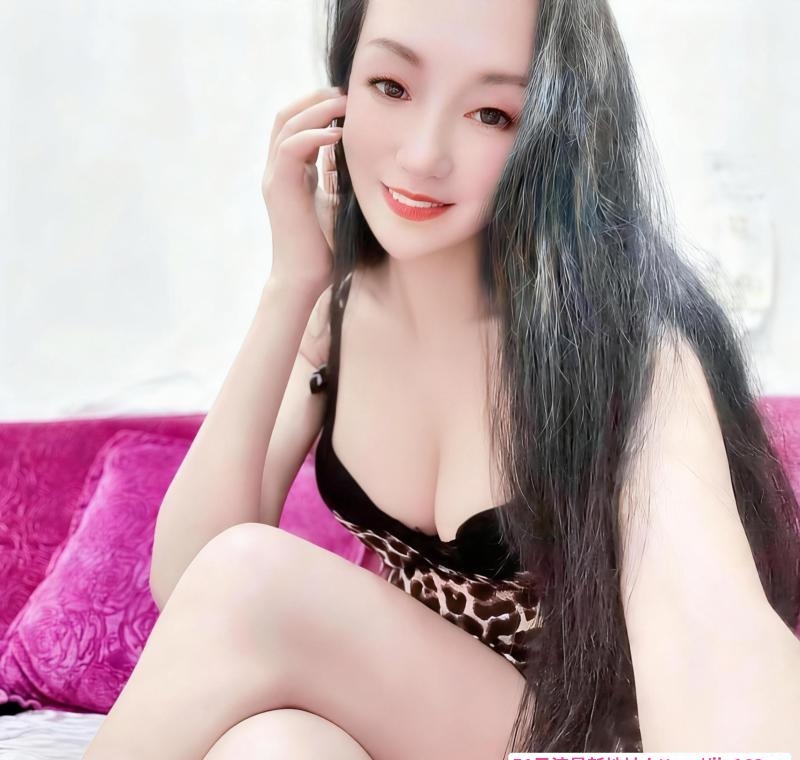 滨江肥臀骚妇美柒 1