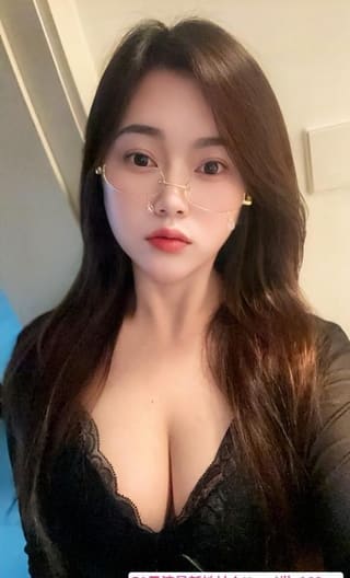 上城骚货大奶眼镜妹