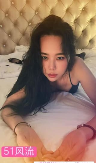 苗条性价比少妇