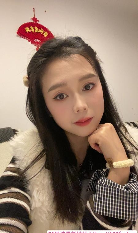 肤白清纯邻家颜值妹子 1