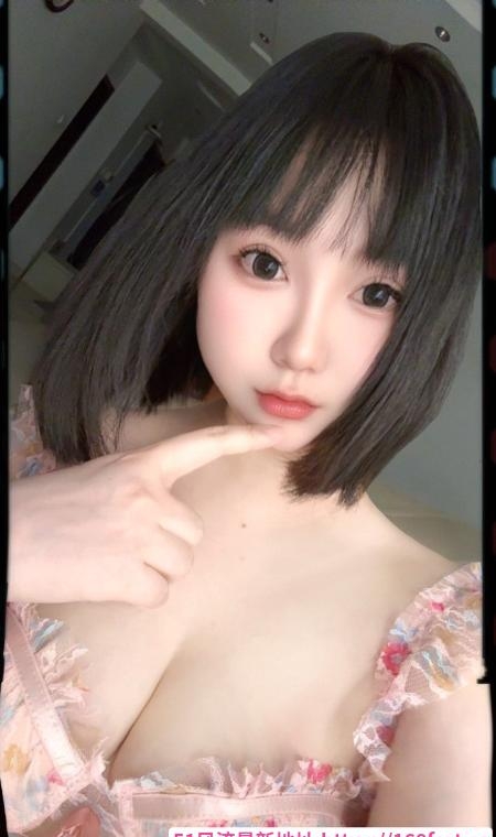 肤白短发大胸妹子 1