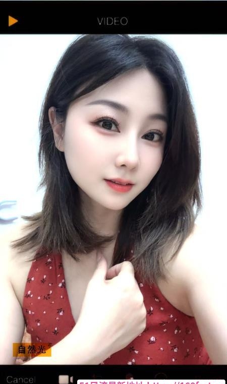 舌吻骚妇雯雯 1
