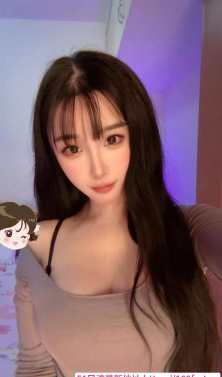 翘臀乐乐小女友 1