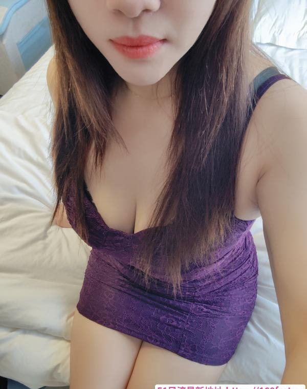 巴国城大胸熟女 1