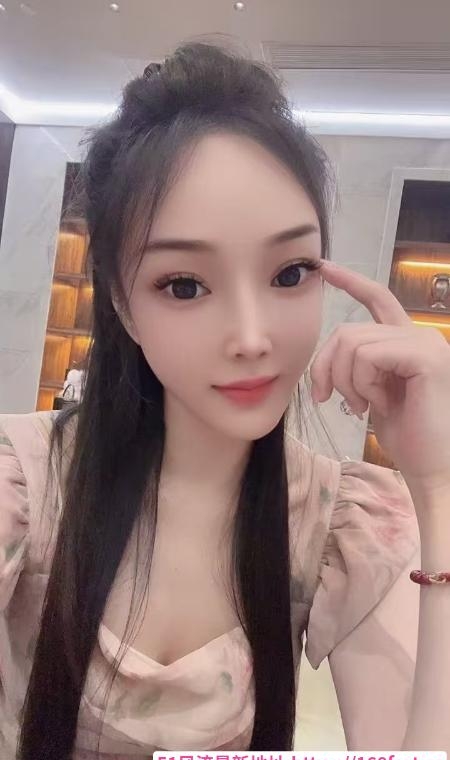 性感制服小璐 1