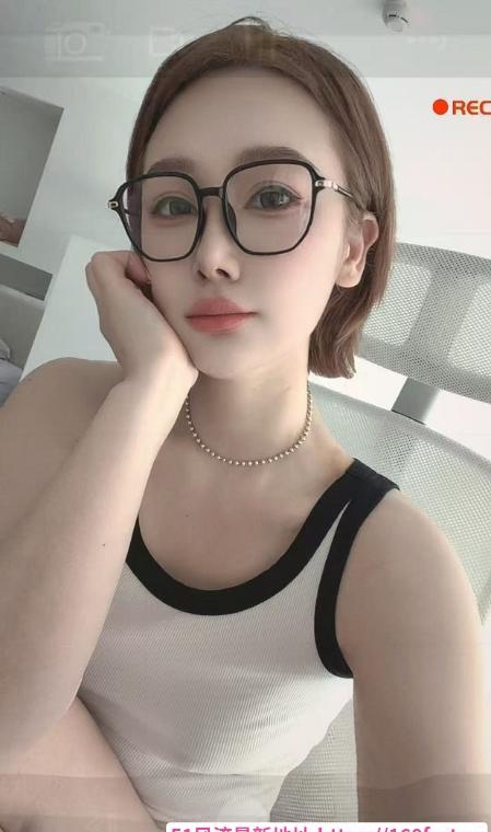 长宁性感可爱短发妹子 1