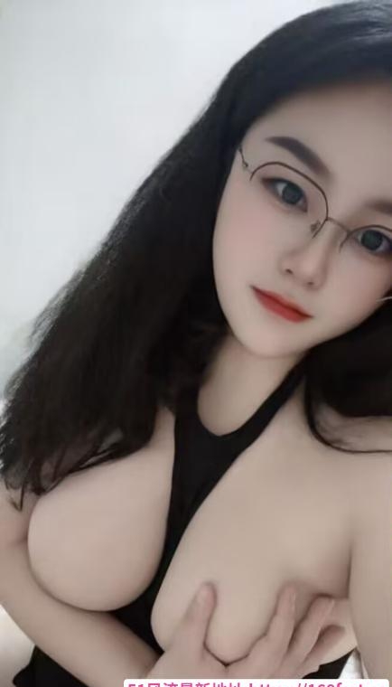 浦东泻火眼镜骚女 1