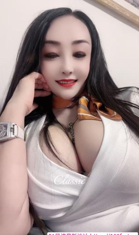 巨乳大幂幂 1