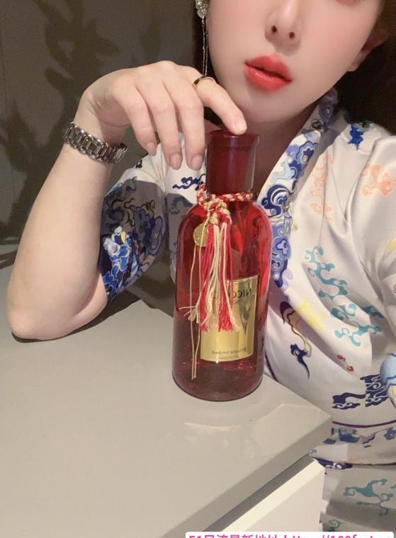 在重庆兼职的空乘 1
