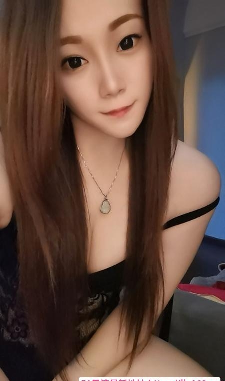 龙华大胸性感小姐姐 2