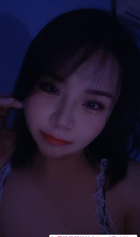 过年不打烊制服少妇 2