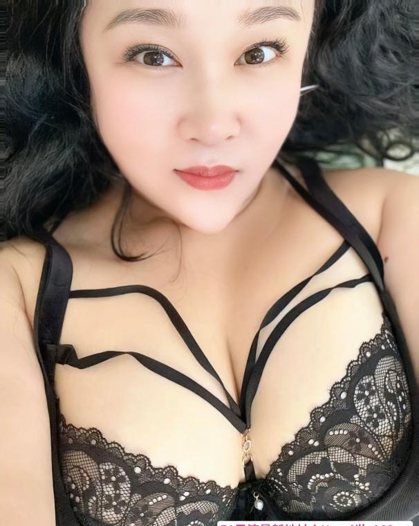 滨江大屁股巨骚熟女 2
