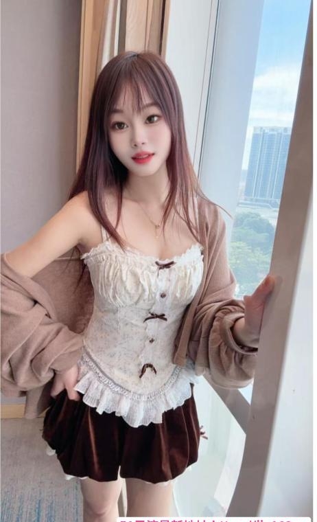 黑丝美腿娜娜 2