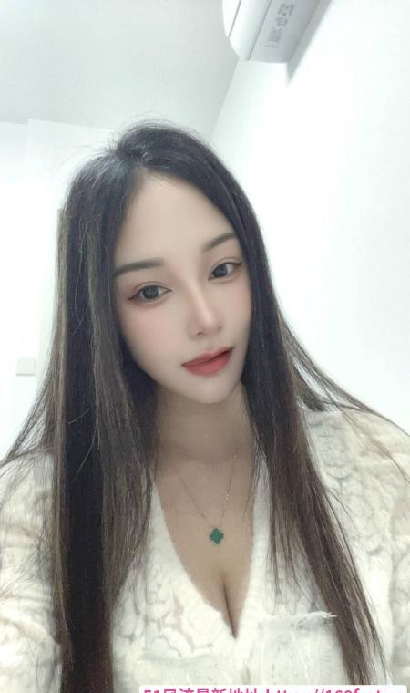 东站美胸珊珊 2