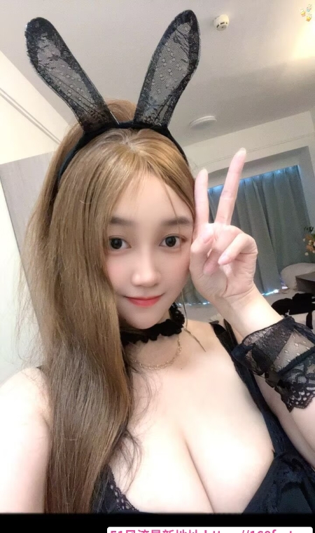 女友般大胸允儿 2