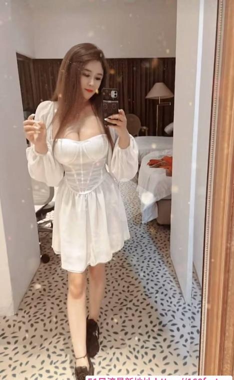 巨乳大白兔艾米老师 2