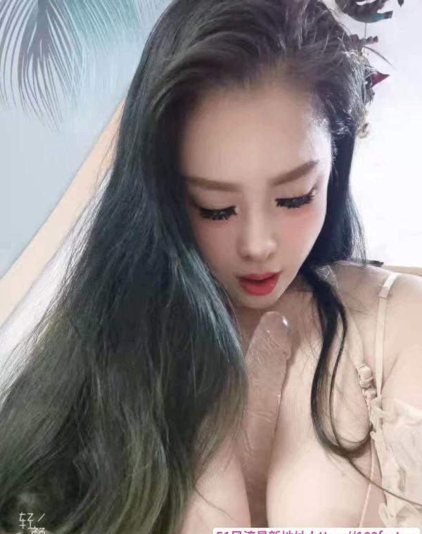 E乳肥臀巨骚少妇 2