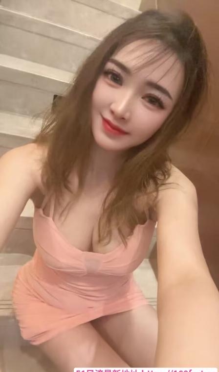 潭村蜜桃臀小姐姐 2