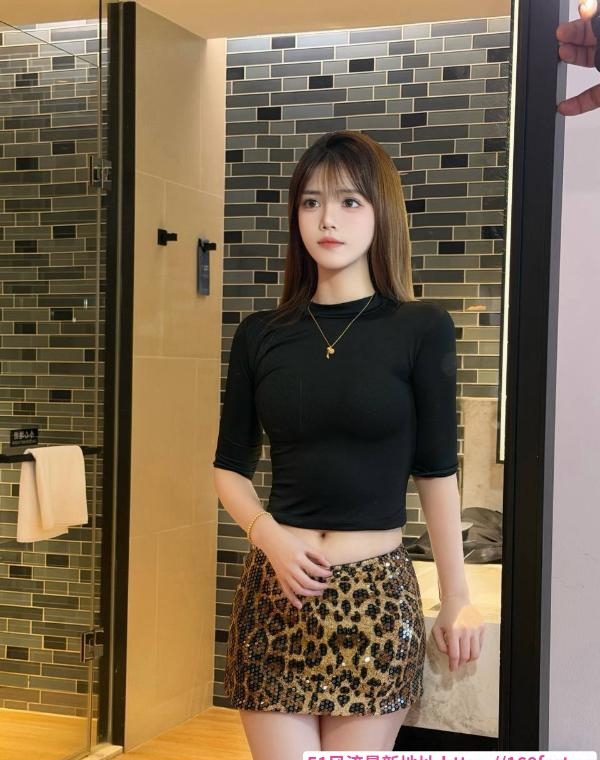 三点粉嫩清纯舒悦老师 2