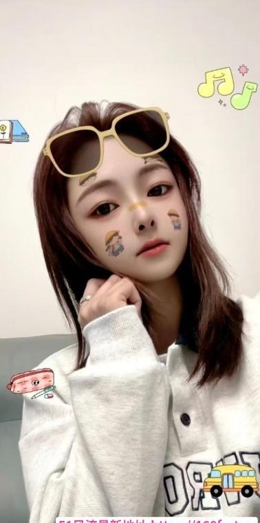 制服小翘臀倩倩 2