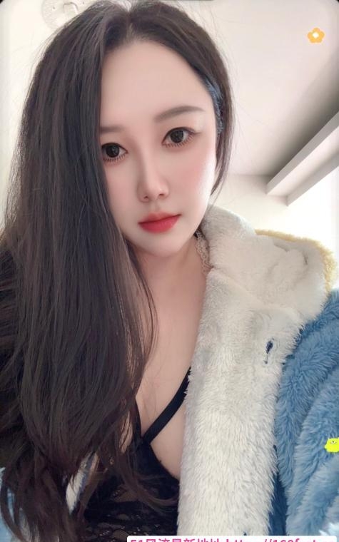 黑丝丰满小姐姐 2