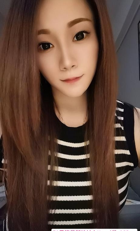 龙华大胸性感小姐姐 3