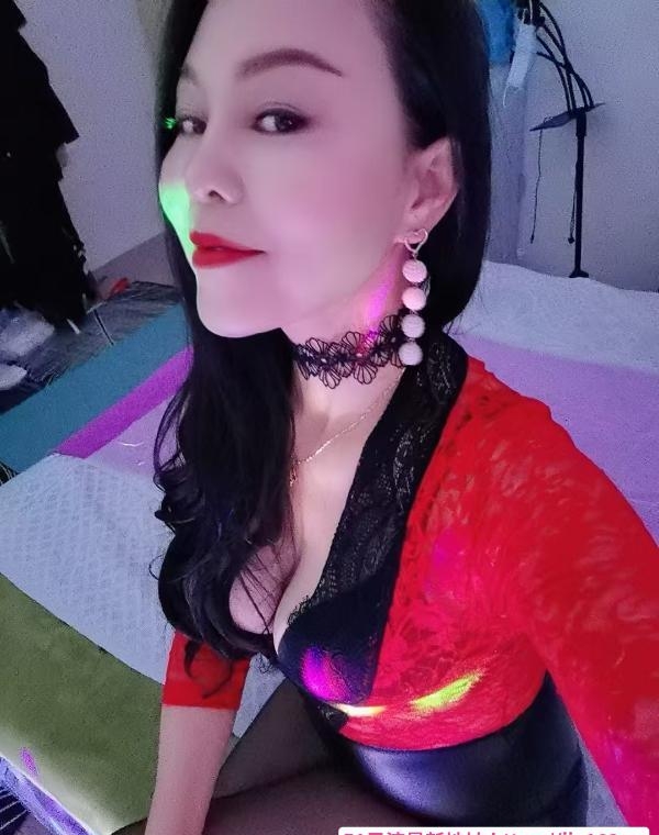 肉丝美臀娇娘 3