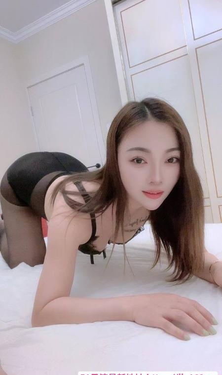 上城黑丝美臀佳佳 3