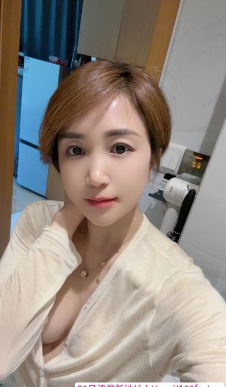 纯欲人妻冰冰归来 3