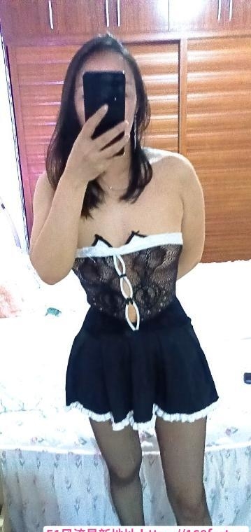 汽博巨臀人妻 3