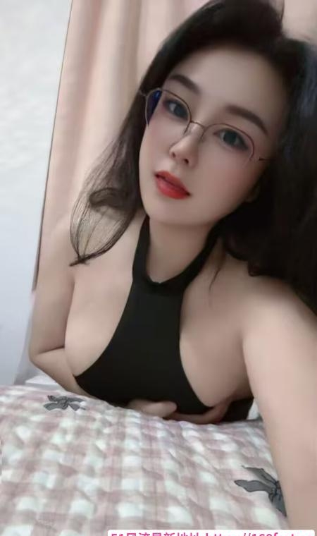 浦东泻火眼镜骚女 3
