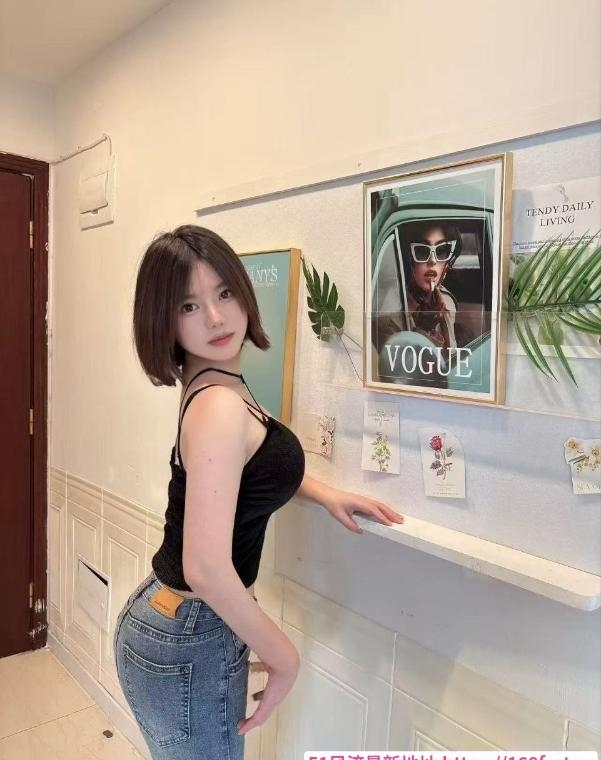 身材娇小大胸樱桃 3