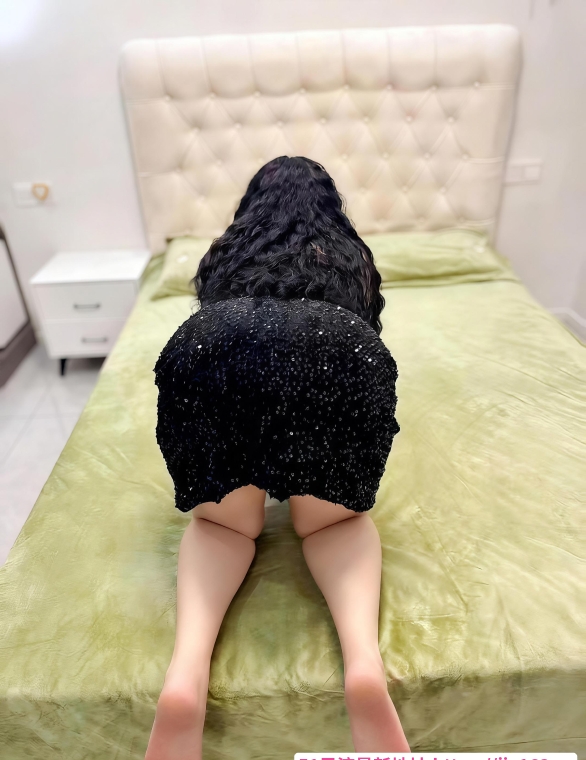 滨江肥臀骚货春节不休 4