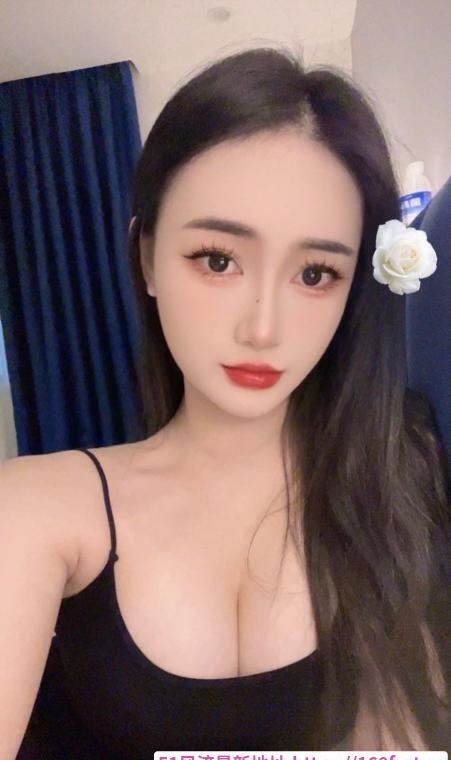 身材匀称的可心 4
