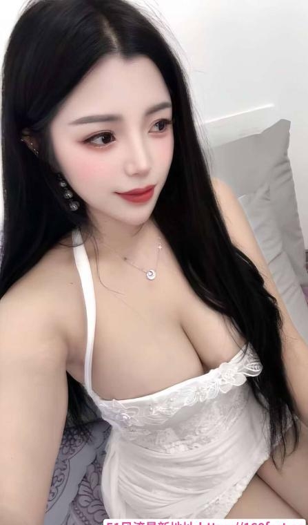 丰满美乳心怡 4