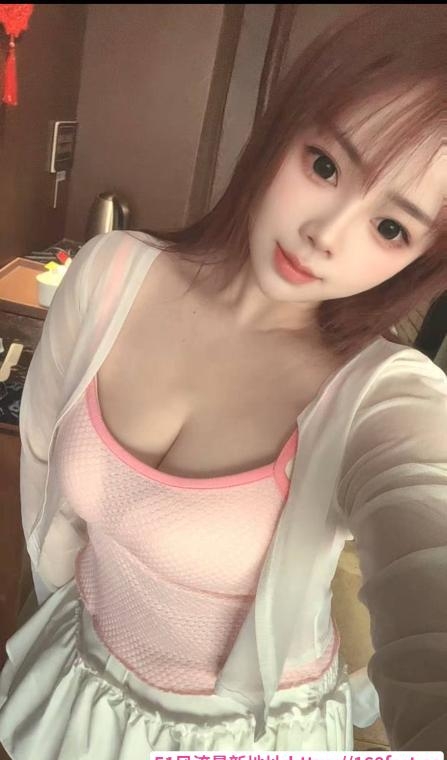 肤白大奶吉吉 4